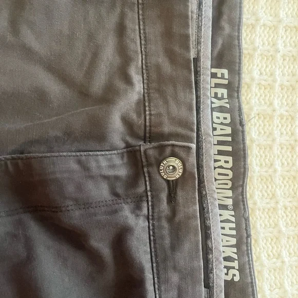 Duluth Trading Co Relaxed Fit Shorts - Gray - Picture 3 of 9